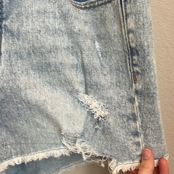 Old Navy High Rise OG Straight Cutoff Denim Shorts Size 14 - Picture 4 of 7